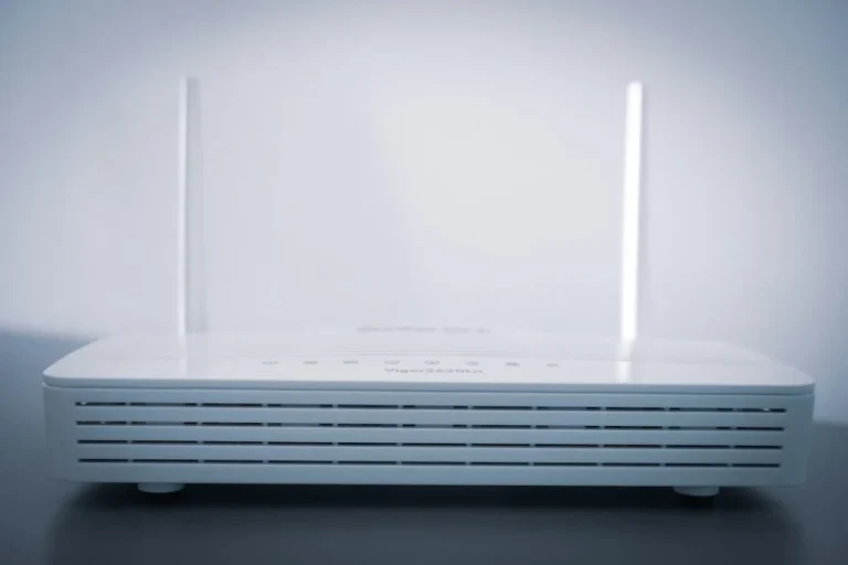 Дзеркало, акваріум і холодильник можуть погіршити Wi-Fi у квартирі