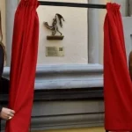 У Києві відкрили 54-ту мініскульптуру «Шукай!»: її присвятили Броніславі Ніжинській
