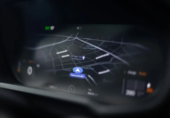 Сучасні авто можуть стежити за водіями через камери та GPS: розвідка попередила про ризики